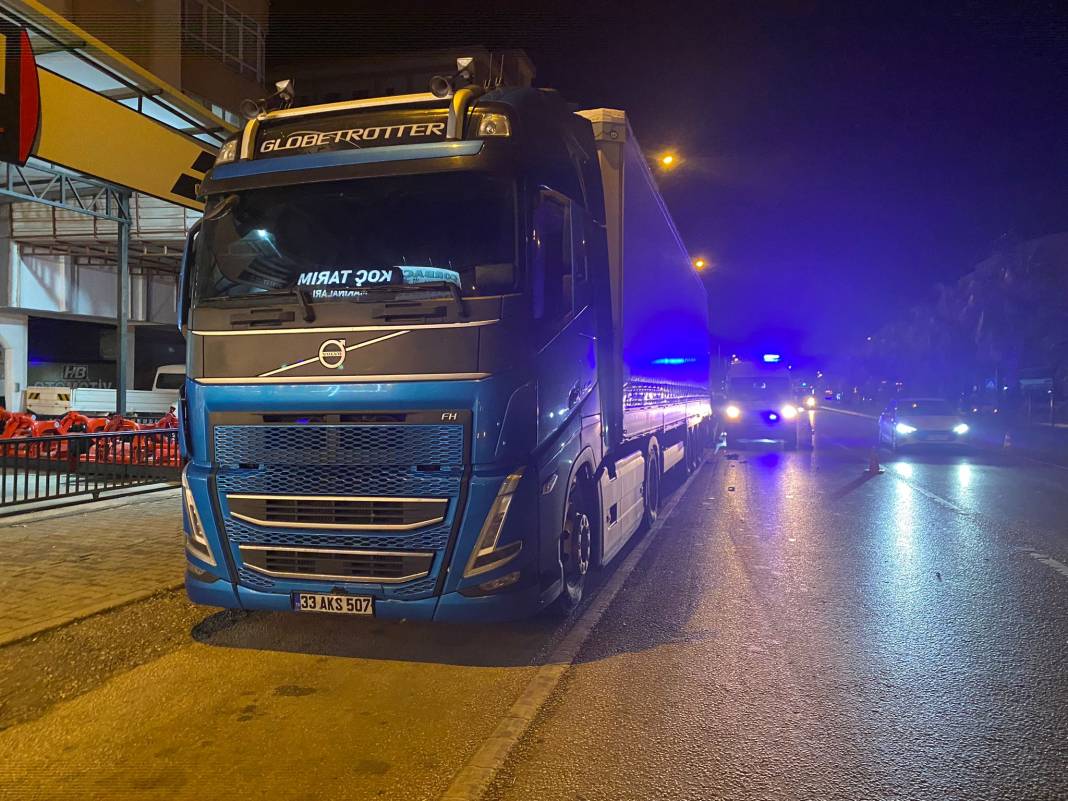 TIR kazasında bir genç yaşamını yitirdi 1